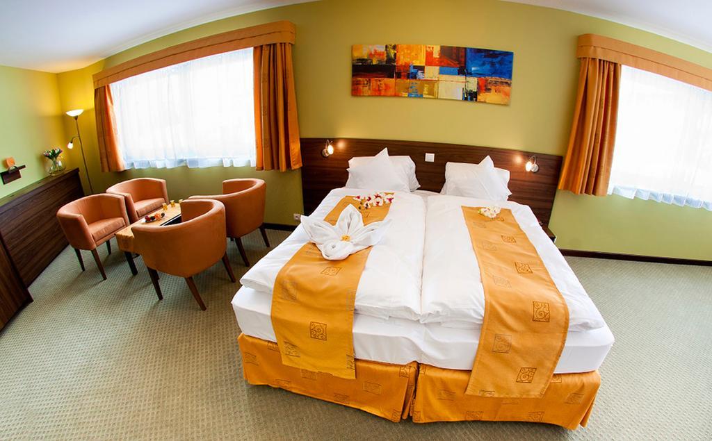 Hotel Active Прахатице Екстериор снимка